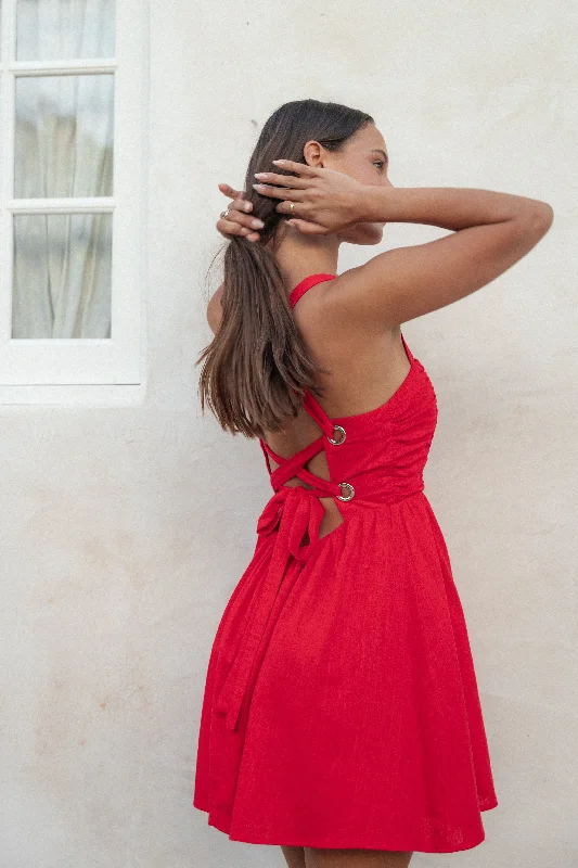 Graduation dresses with light tulle for a playful touch -Callia Mini Dress - Red