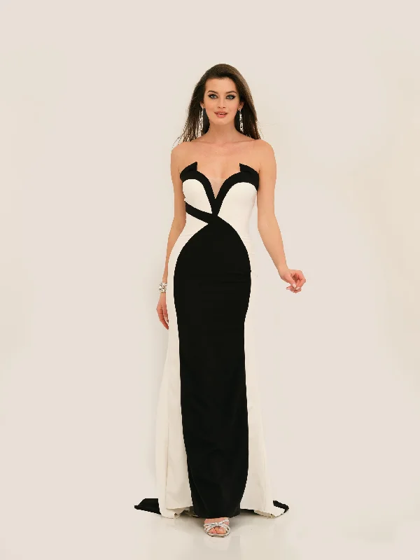 Wedding guest dresses for fall weddings with cozy fabrics -Long Evening Dress by Dave and Johnny 11296 Wedding guest dresses for fall weddings with cozy fabrics -Long Evening Dress by Dave and Johnny 11296