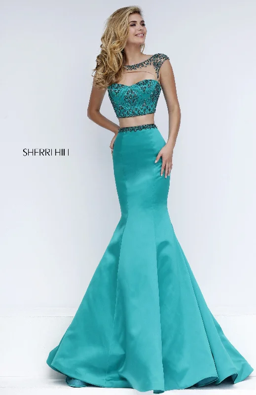 How to wear a two piece skirt set with a scarf- -32364