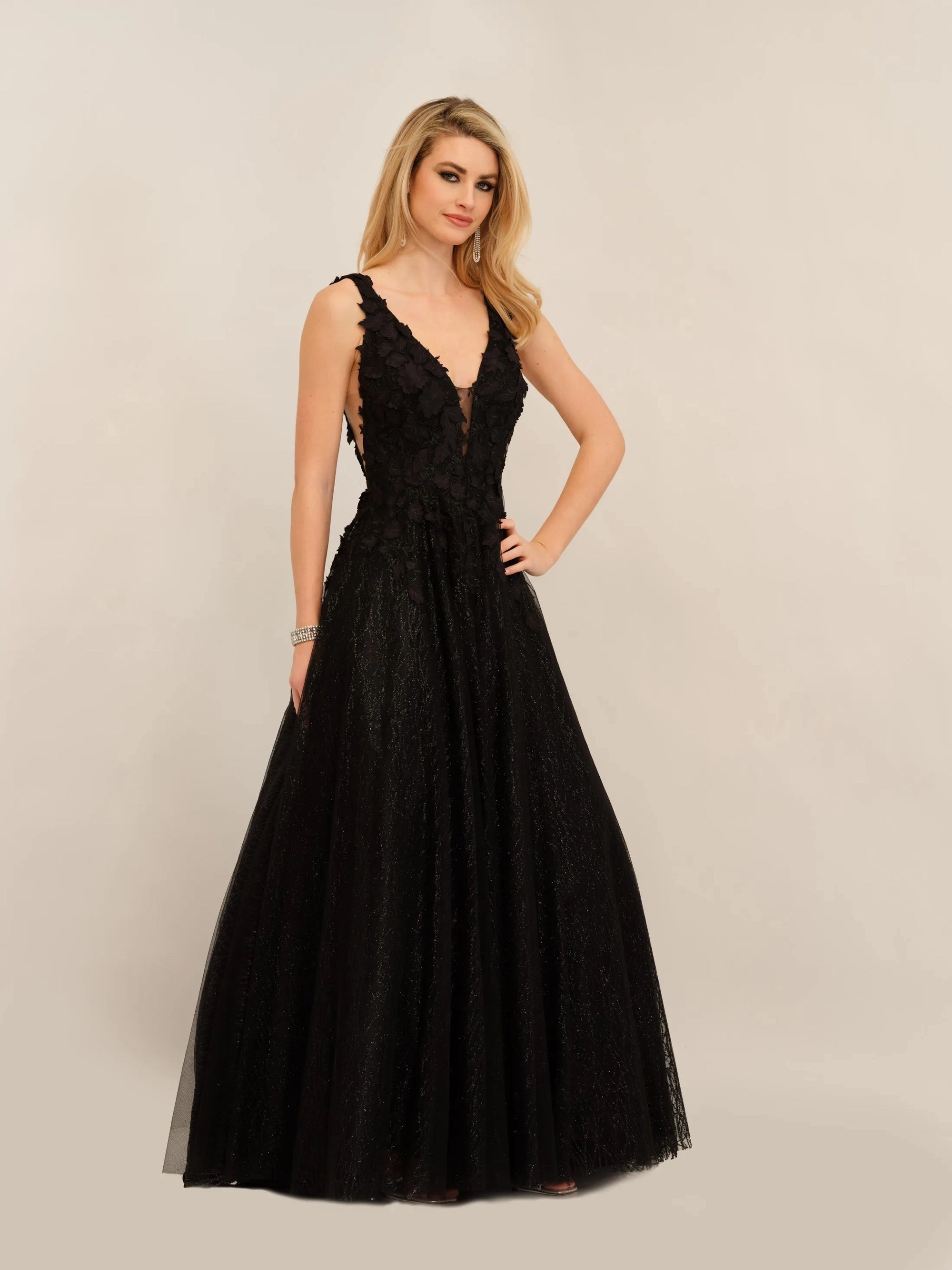 Wedding guest dresses for minimalist-themed weddings -Long Evening Dress by Dave and Johnny 10288 Wedding guest dresses for minimalist-themed weddings -Long Evening Dress by Dave and Johnny 10288