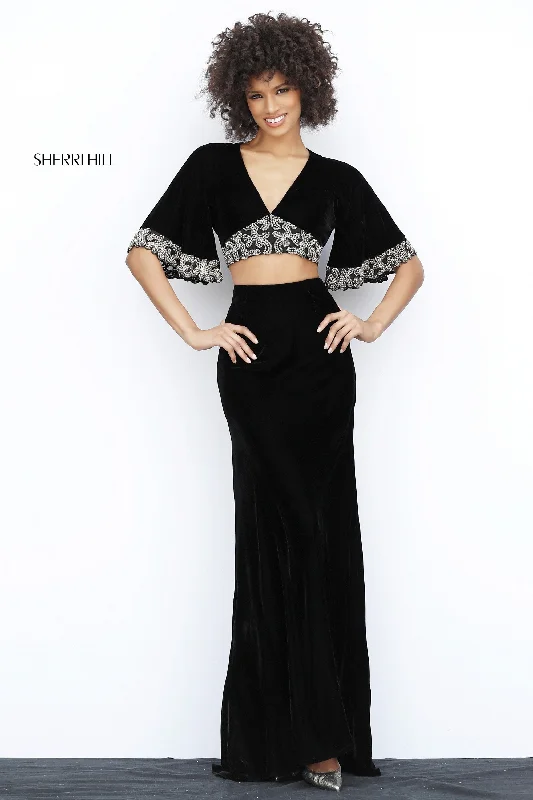 How to wear a two piece skirt set for an office event- -51477