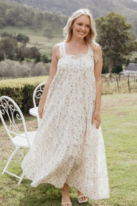 Simple yet elegant spring dresses for an effortless look -Caroline Maxi Dress - Pink Floral Simple yet elegant spring dresses for an effortless look -Caroline Maxi Dress - Pink Floral