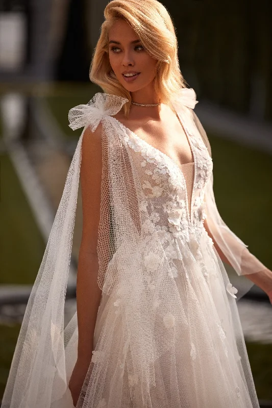 Elegant bridal dresses for a garden ceremony -81139