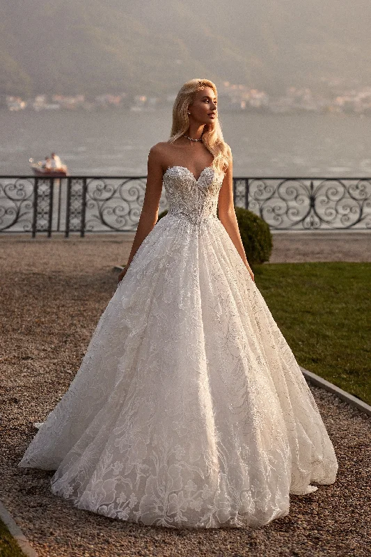Bridal dresses with tulle for a fairy-tale wedding -81141