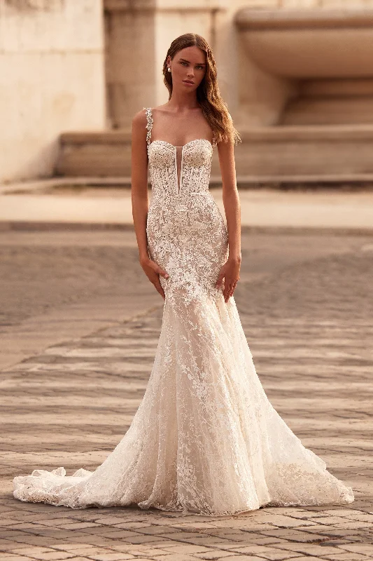 Bridal dresses for large weddings with multiple guests -71140