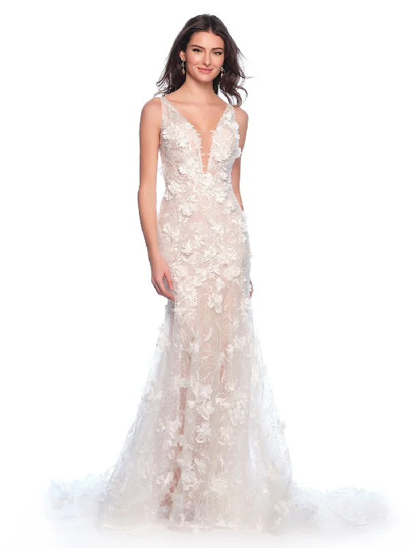 How to style wedding guest dresses with scarves and wraps -Wedding Dress by Dave and Johnny 12108 How to style wedding guest dresses with scarves and wraps -Wedding Dress by Dave and Johnny 12108
