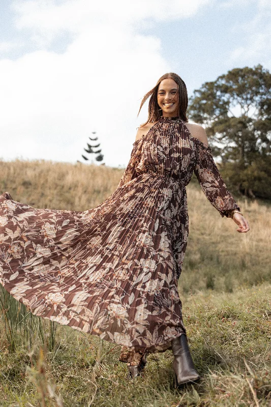 Romantic lace wedding guest dresses for a vintage touch -Hilary Pleated Maxi Dress - Brown Floral Romantic lace wedding guest dresses for a vintage touch -Hilary Pleated Maxi Dress - Brown Floral
