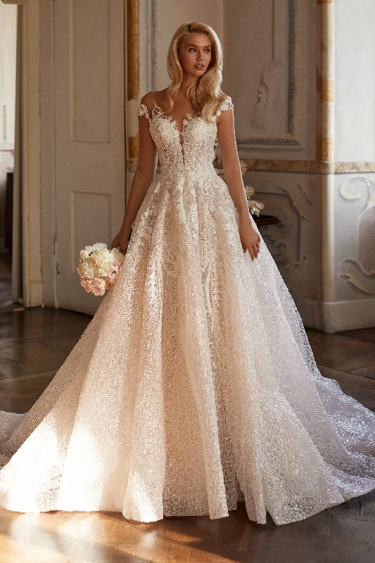 Bridal dresses with a scalloped hem for a delicate finish -81069