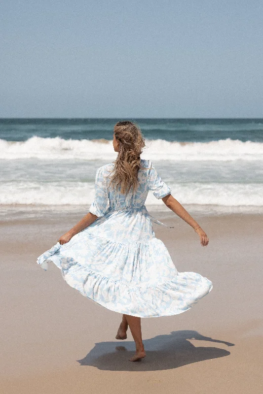 Boho-inspired spring dresses for a relaxed day -Kelda Dress - Blue Floral