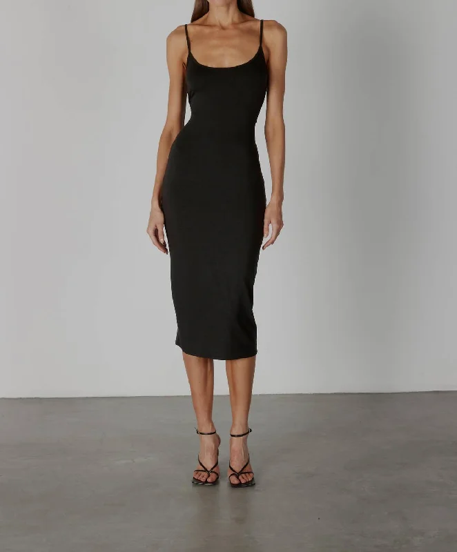Luxe Knit Twist Back Dress In Black